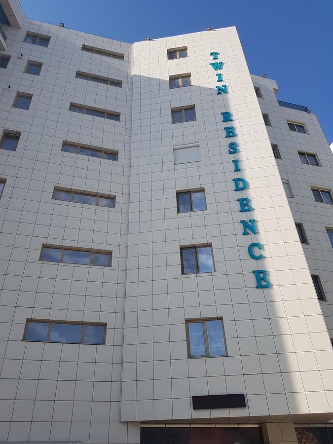 Frontal View By Twin Residence มามายา ภายนอก รูปภาพ